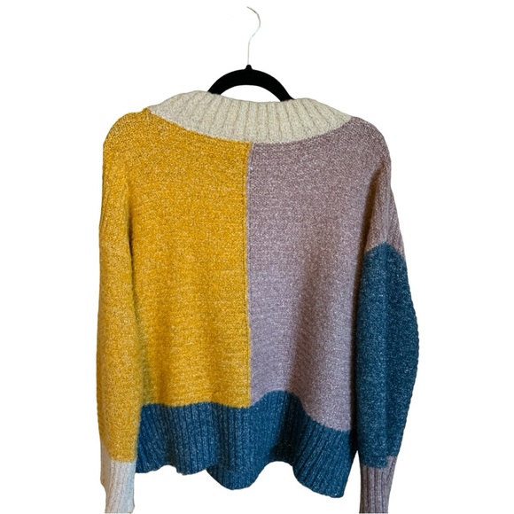 Hem Thread color block sweater - Picture 3 of 3